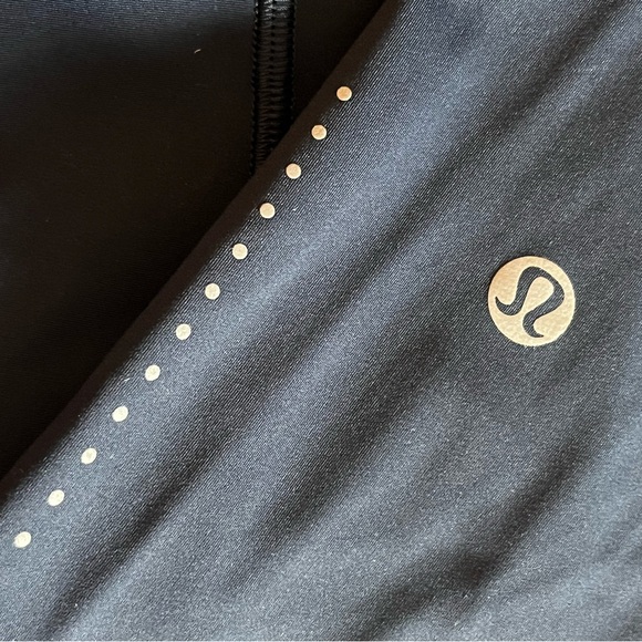 Lululemon Leggings 7/8 length size 4 - Picture 9 of 9
